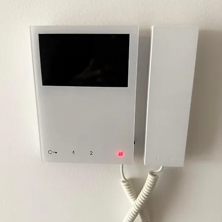 Calm And Modern Flat With Free Parking 10mins On Bus To Centre 1min Walk To Bus Stop Apartment Kosice