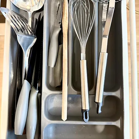 Calm And Modern Flat With Free Parking 10mins On Bus To Centre 1min Walk To Bus Stop Lejlighed Košice