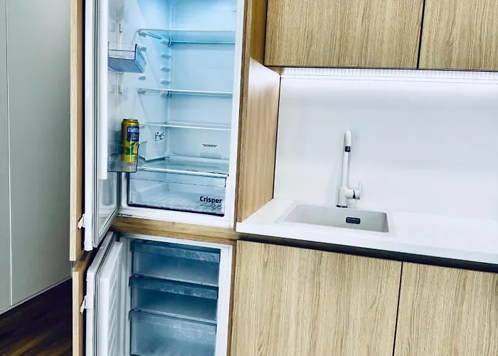 Apartment Calm And Modern Flat With Free Parking 10mins On Bus To Centre 1min Walk To Bus Stop