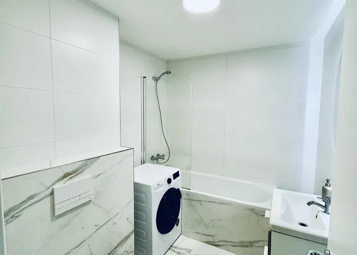 Apartment Calm And Modern Flat With Free Parking 10mins On Bus To Centre 1min Walk To Bus Stop Košice